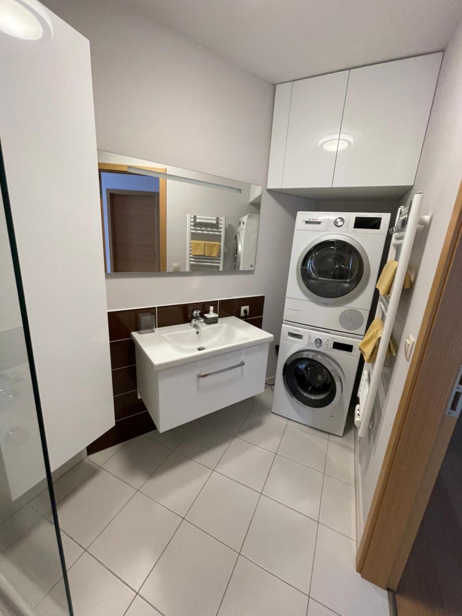 Sag Panorama City Apartment 3 Rooms Free Parking Free Wifi Bratislava Esterno foto