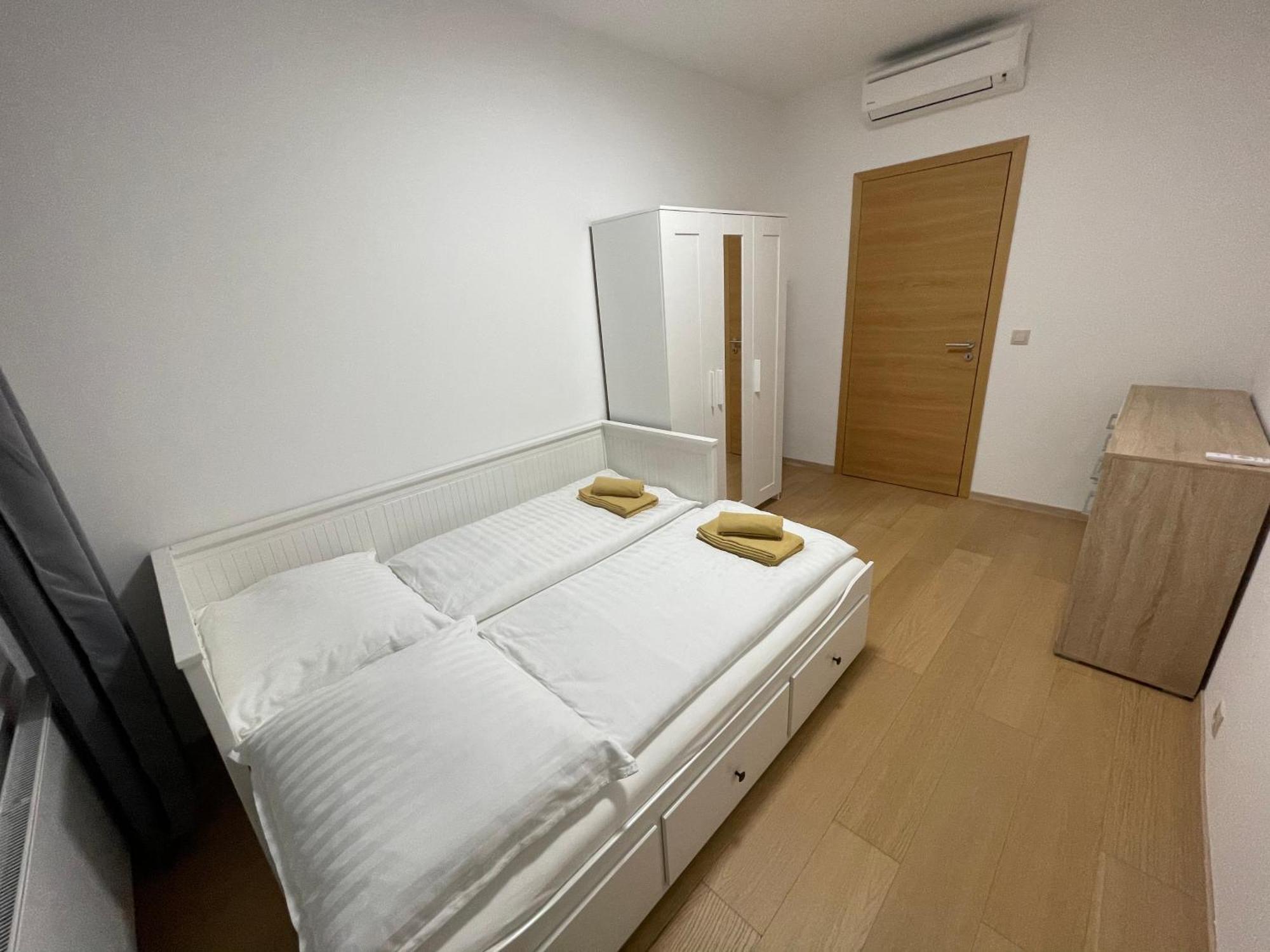 Sag Panorama City Apartment 3 Rooms Free Parking Free Wifi Bratislava Esterno foto